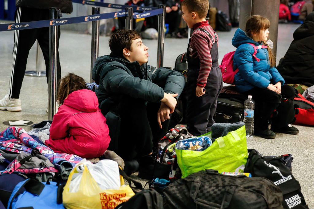 Ukraińskie dzieci koczujące na dworcu