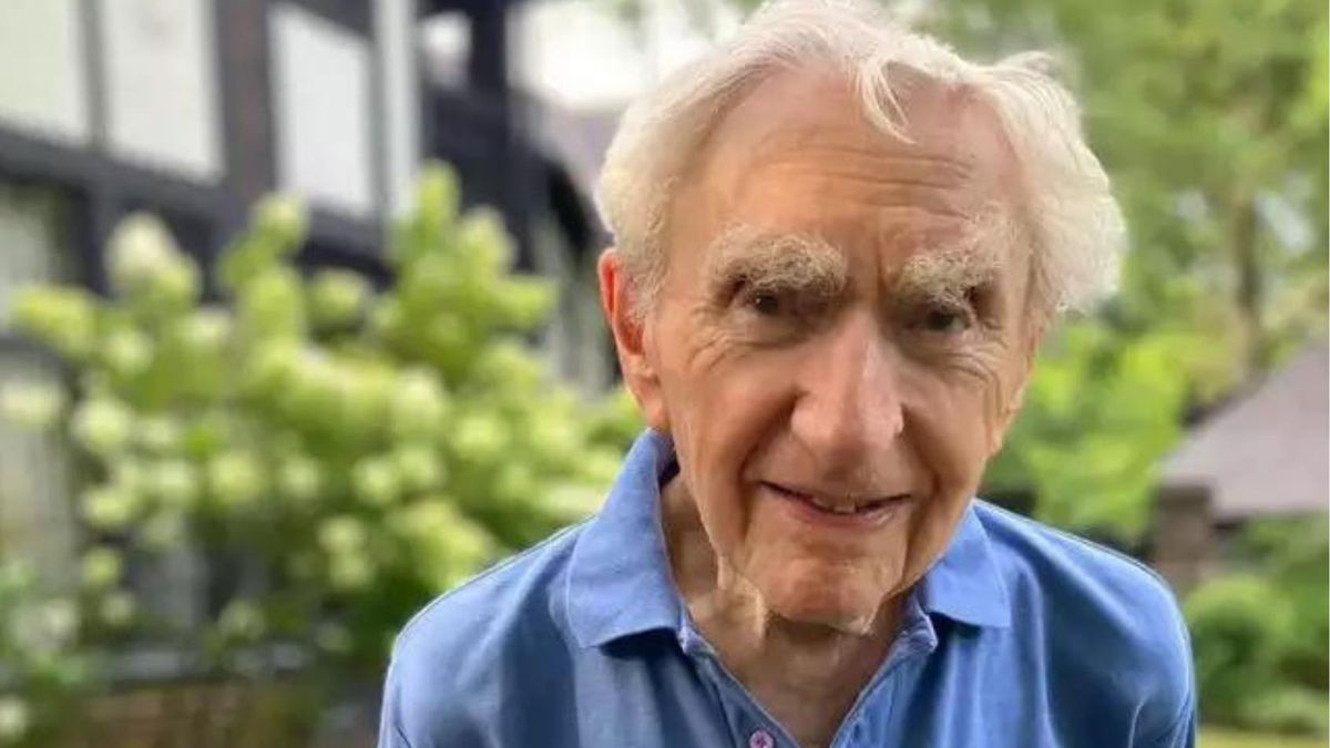 Ma prawie 102 lat i wciąż pracuje. Zdradził receptę na dobre zdrowie i kondycję fizyczną