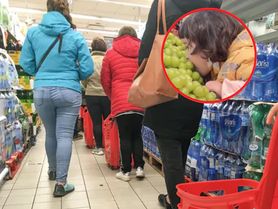 Dziecko jadło w supermarkecie. Wszystko nagrał