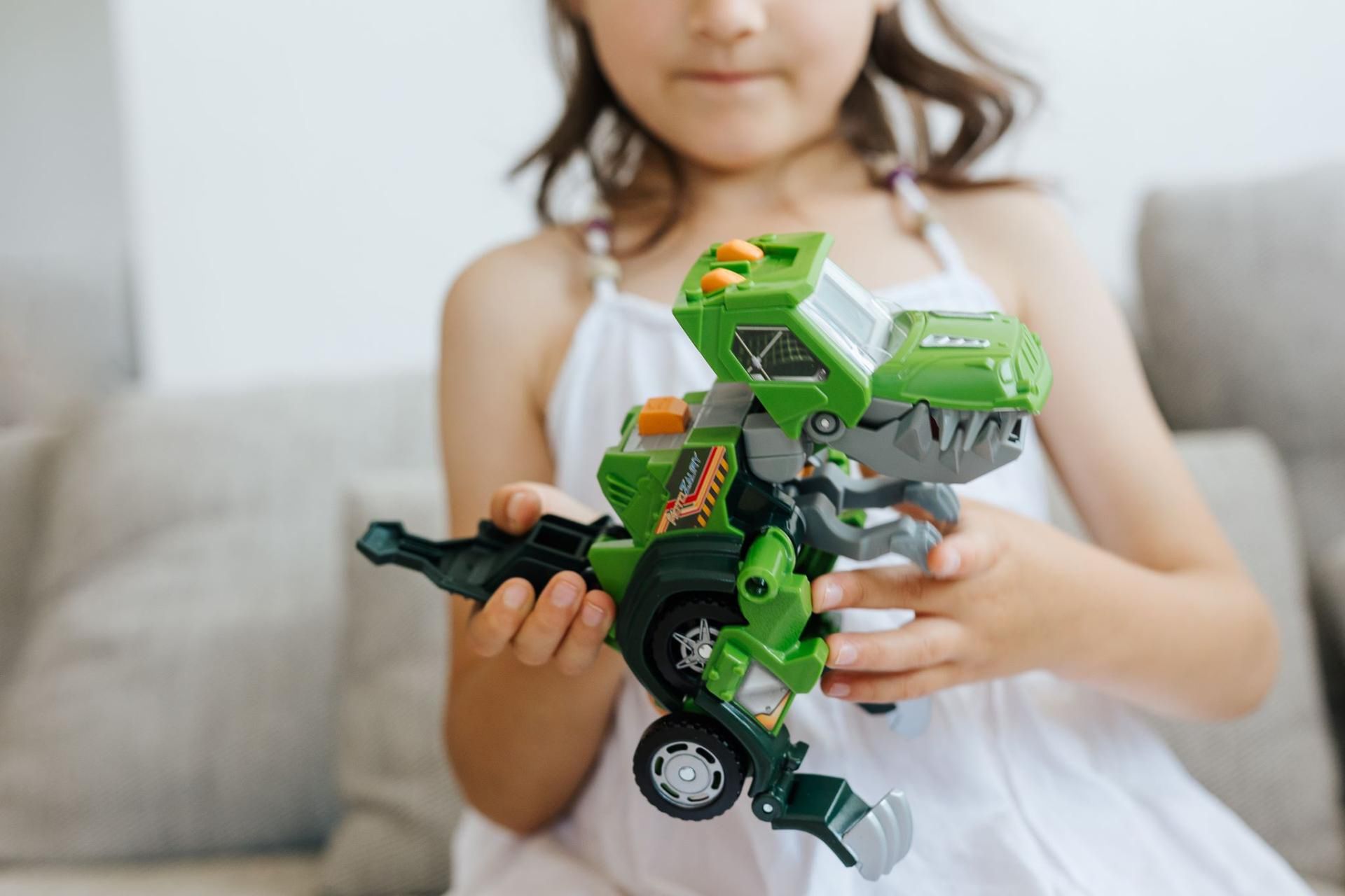 Tyranozaur T-Rex jest silny, wytrzymały i gotowy na każde wyzwanie