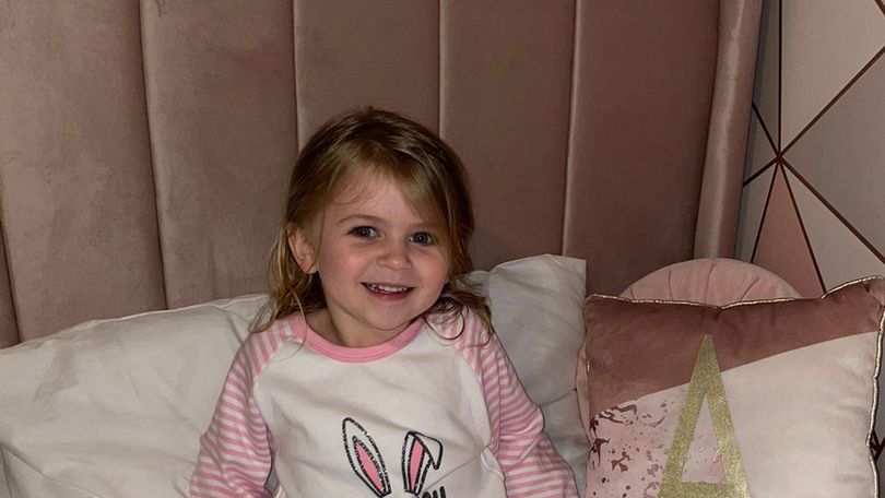 Trzylatka zmarła we śnie. "Była zdrową małą dziewczynką i po prostu spokojnie zasnęła"