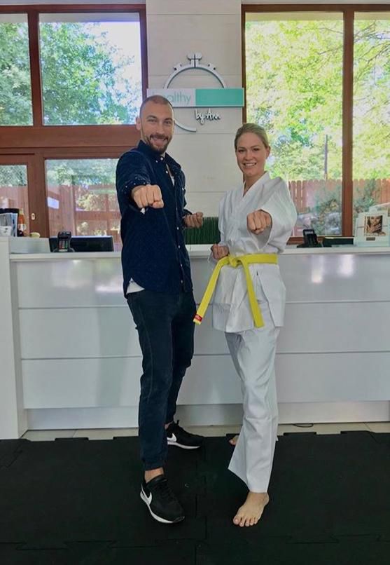 Zosia Ślotała zdobyła żółty pas w karate