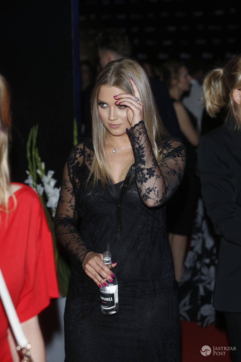 Agnieszka Kaczorowska na Flesz Fashion Night 2016. Zdjęcia stylizacji 2016