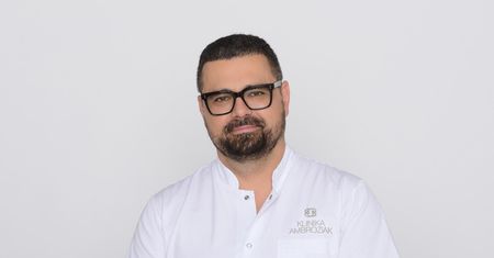 Zabiegi medycyny estetycznej. Dr Marcin Ambroziak ostrzega przed "poprawianiem urody" u osób bez odpowiednich kompetencji