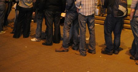 Koczowali w nocy pod przedszkolem. "Nie dla wszystkich wystarczy"
