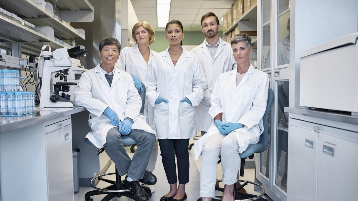 Lekarz rezydent Polsce to lekarz wykonujący pracę w określonej dziedzinie medycyny na podstawie umowy o pracę