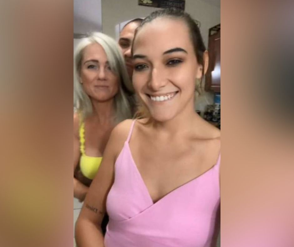 Madi oraz jej siostra i matka są swingerkami 