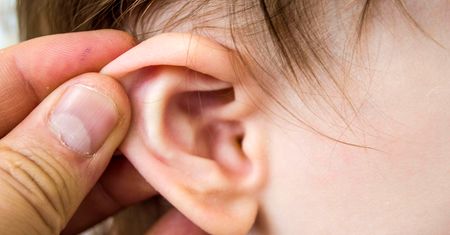 Zapalenie ucha u dziecka - przyczyny, objawy, diagnostyka, leczenie