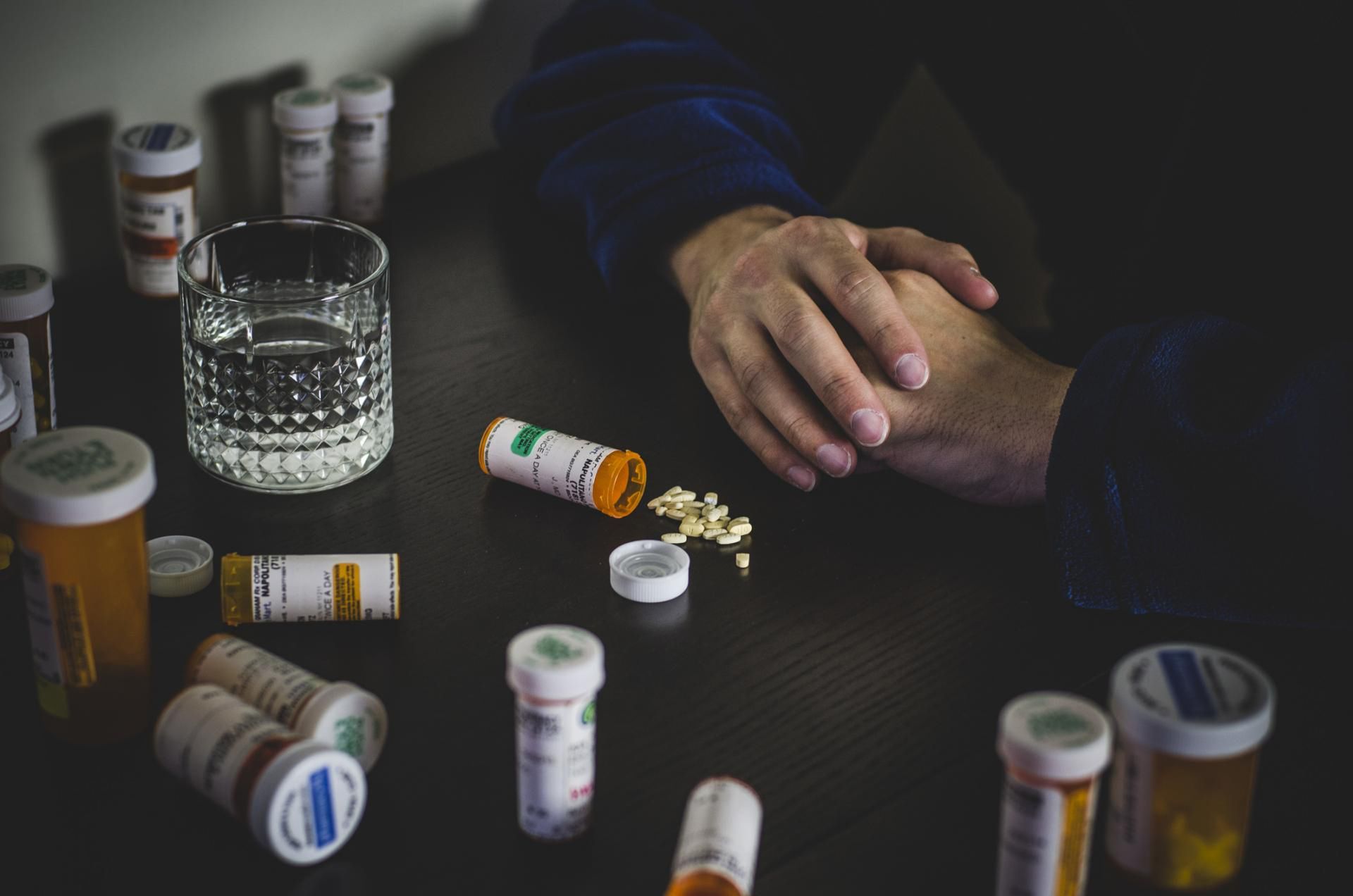 Mężczyzna przedawkował witaminę B6