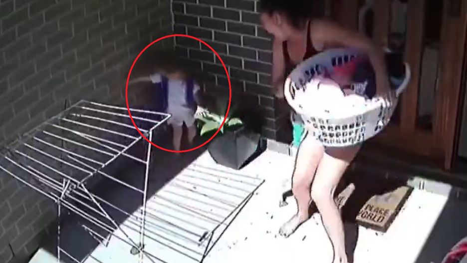 Musiała zareagować w mig. Mama uratowała córki przed jadowitym wężem