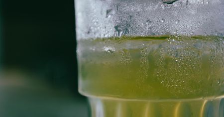Naturalny spalacz tłuszczu. Pij przed snem, a "boczki" będą znikać