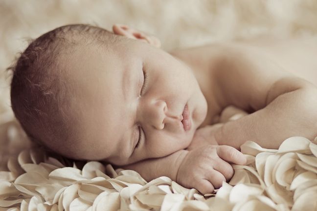 Ciemiączko u noworodka jest delikatne, dlatego mogą wystąpić z nim pewne problemy