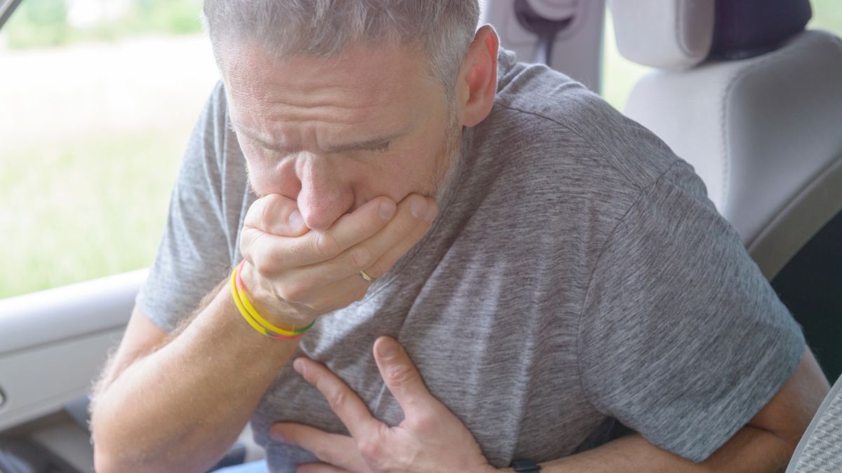 Zatrucie glikolem spowodowane jest przez spożycie glikolu etylenowego