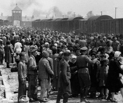 Esesmani kontra więźniowie - piłka nożna w niemieckich obozach koncentracyjnych