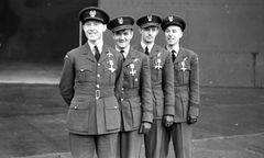 Jan Zumbach - dowódca dywizjonu 303 został przemytnikiem i najemnikiem w afrykańskich rebeliach