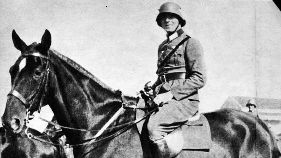 19-letni Claus von Stauffenberg podczas służby w 17. pułku kawalerii w Bambergu, rok 1926