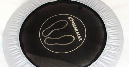 Jumping fitness – charakterystyka, zasady, efekty, przeciwwskazania, zajęcia w klubie, jaki rodzaj trampoliny wybrać