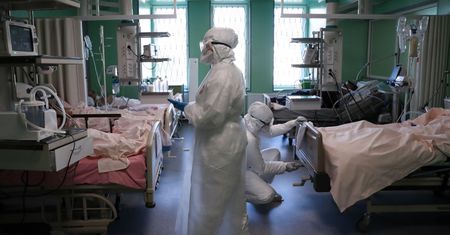 Koronawirus w Polsce. Nowe przypadki i ofiary śmiertelne. MZ podaje dane (3 kwietnia 2022)