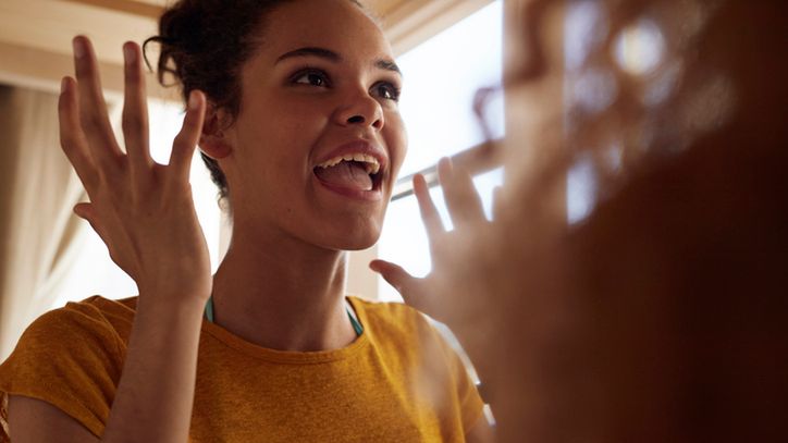 Słowotok to nieustanne mówienie w szybkim tempie.