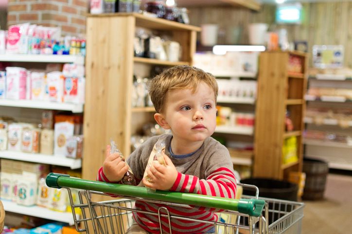 Zakrztusił się żelkiem. Rodzice poszukują kobiety, która uratowała ich synka