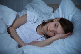 Problemy ze snem przy owsicy – jak sobie radzić?