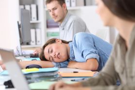 Badania pokazują, że nastolatki niedosypiają z powodu portali społecznościowych