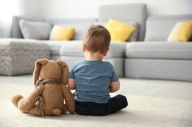 Spektrum autyzmu u dorosłych i dzieci — przyczyny i objawy 