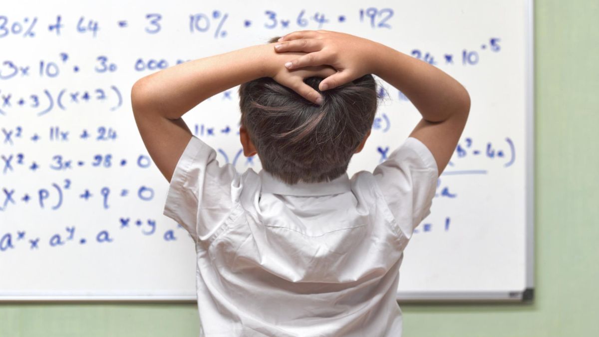 Liczby rzeczywiste. Definicja i własności