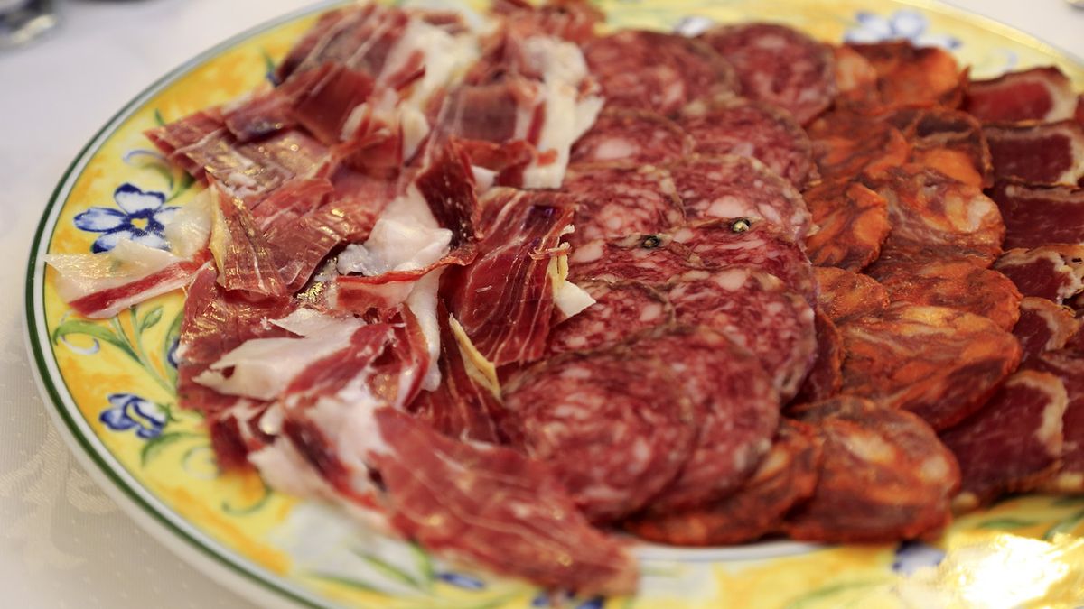 Naukowcy alarmują: Spożywanie czerwonego mięsa zwiększa ryzyko chorób serca i nowotworów