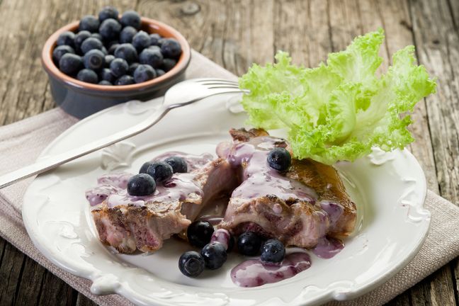 Żeberka w jagodowej glazurze