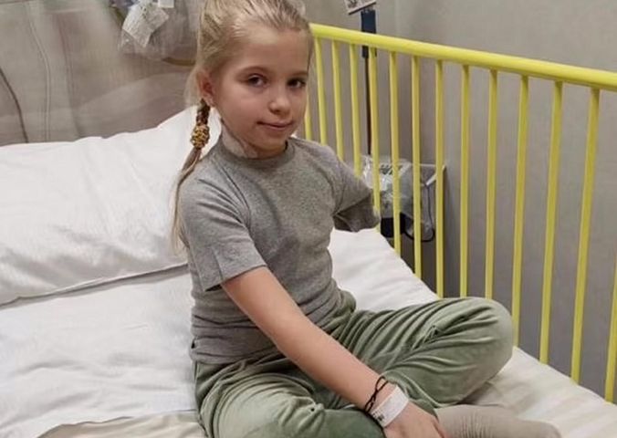 Ukraina. 9-letnia Sasza straciła rękę. "Nie wiem, dlaczego Rosjanie mnie postrzelili. Mam nadzieję, że to był wypadek"