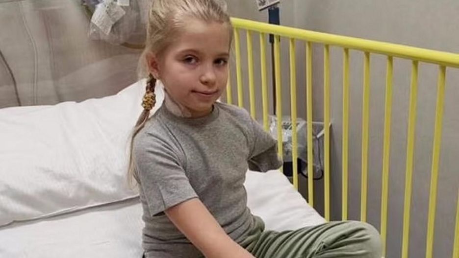 Ukraina. 9-letnia Sasza straciła rękę. "Nie wiem, dlaczego Rosjanie mnie postrzelili. Mam nadzieję, że to był wypadek"