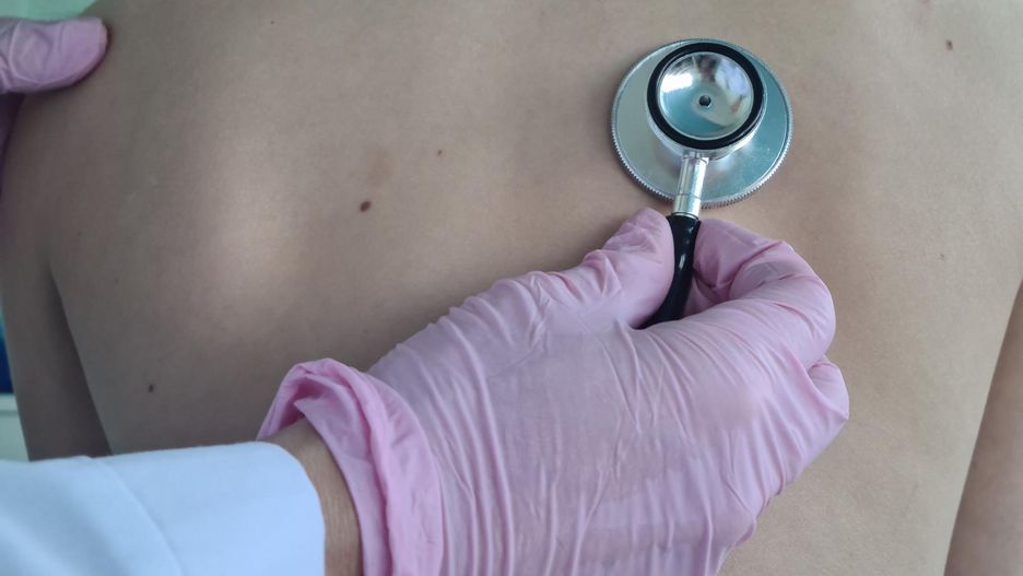 Duże wzrosty zachorowań na krztusiec w jednym z województw