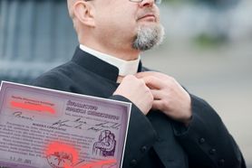 Handel fałszywymi dokumentami kościelnymi kwitnie. "Ludzie oszukują jak przy podatkach"