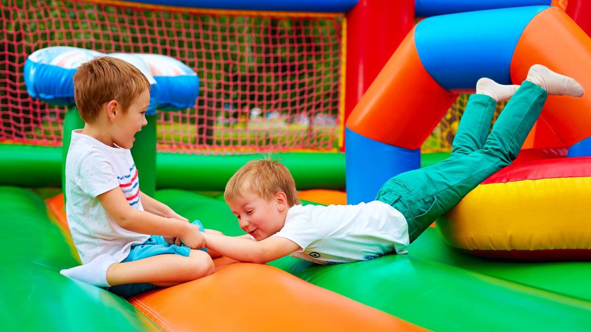 UOKiK znalazł wiele uchybień w redakcji regulaminów sal zabaw