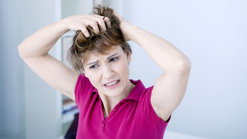 Dlaczego swędzi mnie skóra głowy?