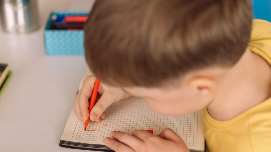 19-miesięczny chłopiec zna alfabet