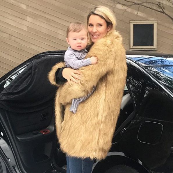 Zdaniem internautów, Elle wygląda zbyt dobrze jak na osobę zmagającą się z nowotworem