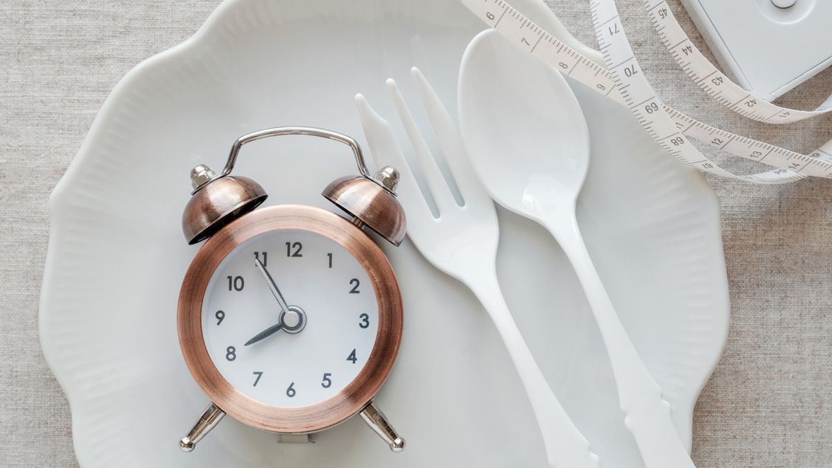 Post przerywany (dieta IF) - to naprzemienne okresy postu i jedzenia.