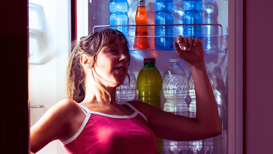 Tego nie pij w upał. Może skończyć się uszkodzeniem nerek