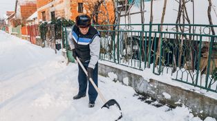Lekarze biją na alarm. Tego nigdy nie rób w czasie mrozu