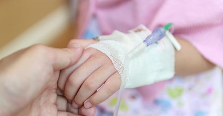 Coraz więcej zachorowań na grypę u dzieci. Eksperci alarmują