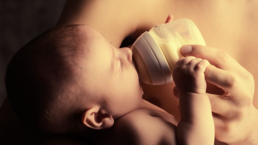 Niemowlę nie chce pić z butelki