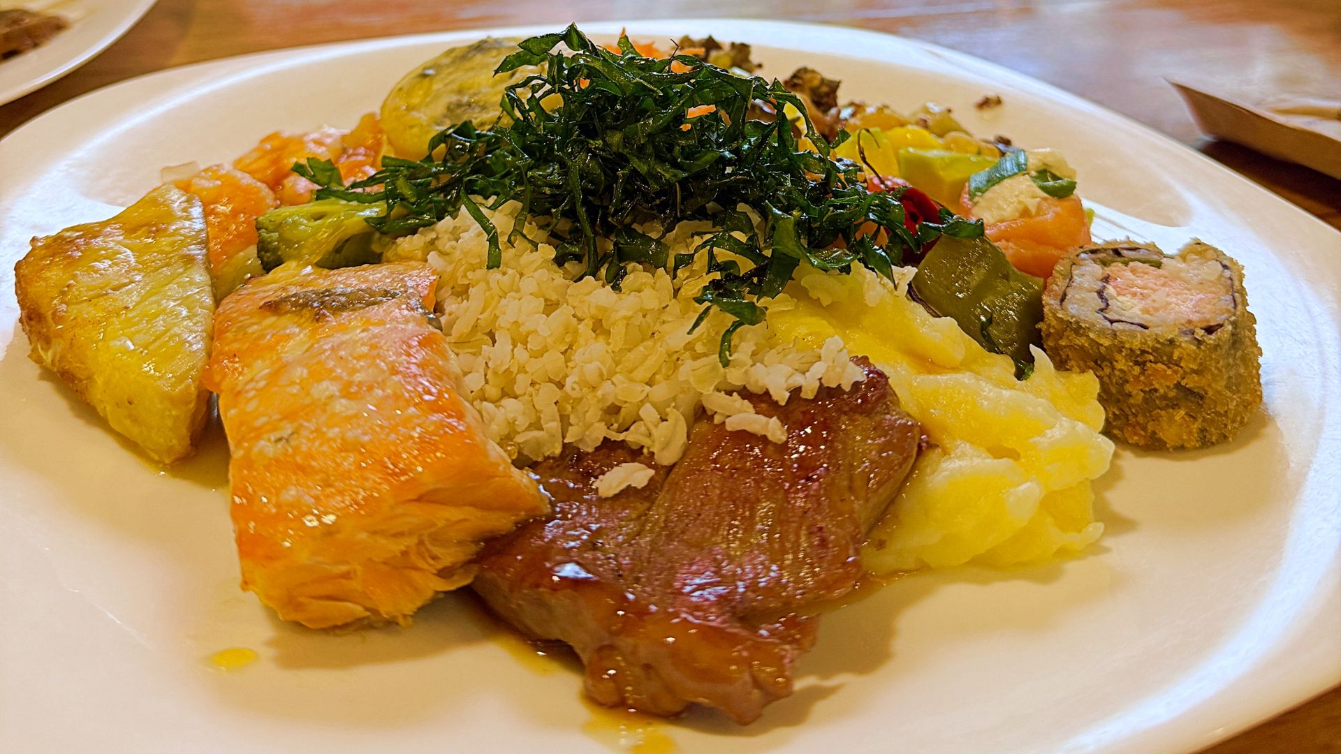 Dieta 80/20 to podejście, które uczy elastyczności, równowagi i szacunku do własnych potrzeb.