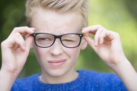 Ból głowy u nastolatków – z czym się wiąże?