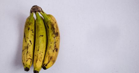 Kolor banana wpływa na jego właściwości. Jakie wybierać?