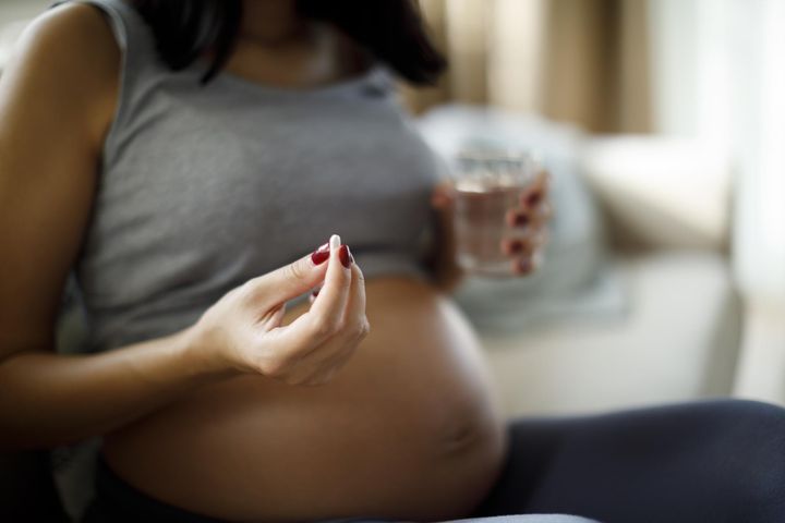 Kwas foliowy w ciąży jest ważny zarówno dla zdrowia dziecka, jak i matki.