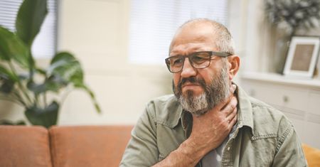 Pojawia się po zjedzeniu sera? Z objawami zmaga się 20 proc. Polaków