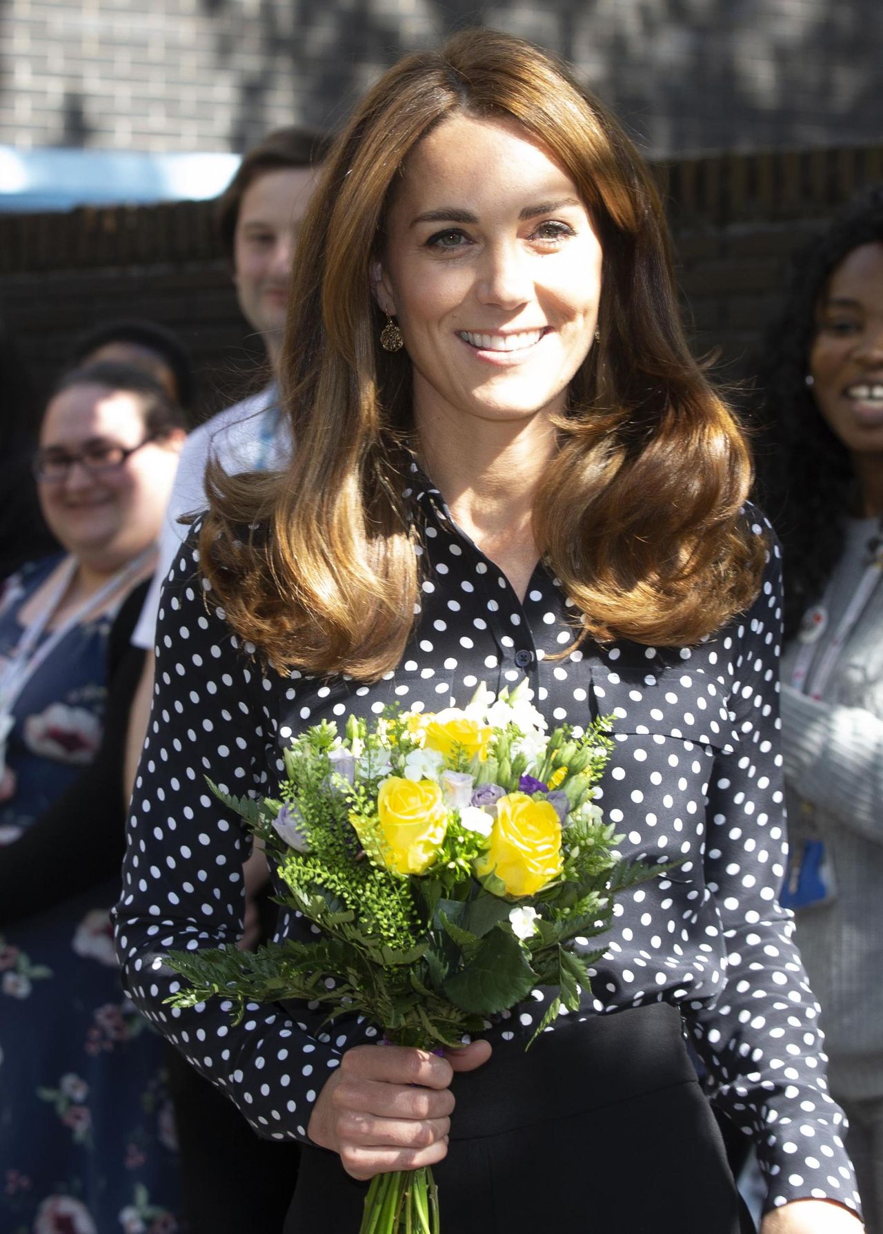 STYLOWE MAMY: Kate Middleton w groszkach i modnych spodniach z Zary