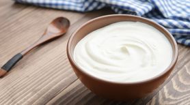 Jedz jogurt jako przekąskę przed posiłkiem. Zmiany zobaczysz natychmiast (WIDEO)